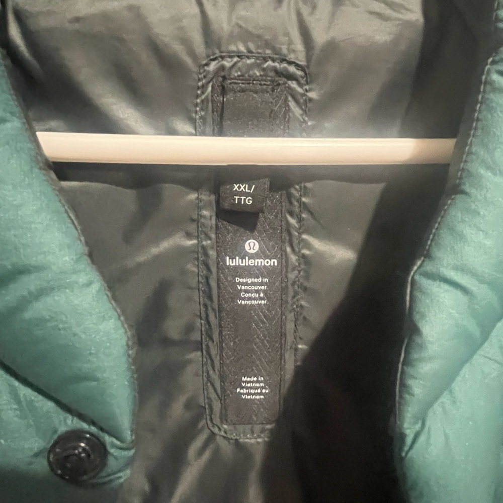 lululemon athletica Forest Green Puffer Jacket - Picture 3 of 6